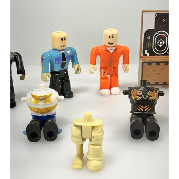 Roblox Action Figures and Body Part Pieces Assorted Lot of 15 - Picture 9 of 11